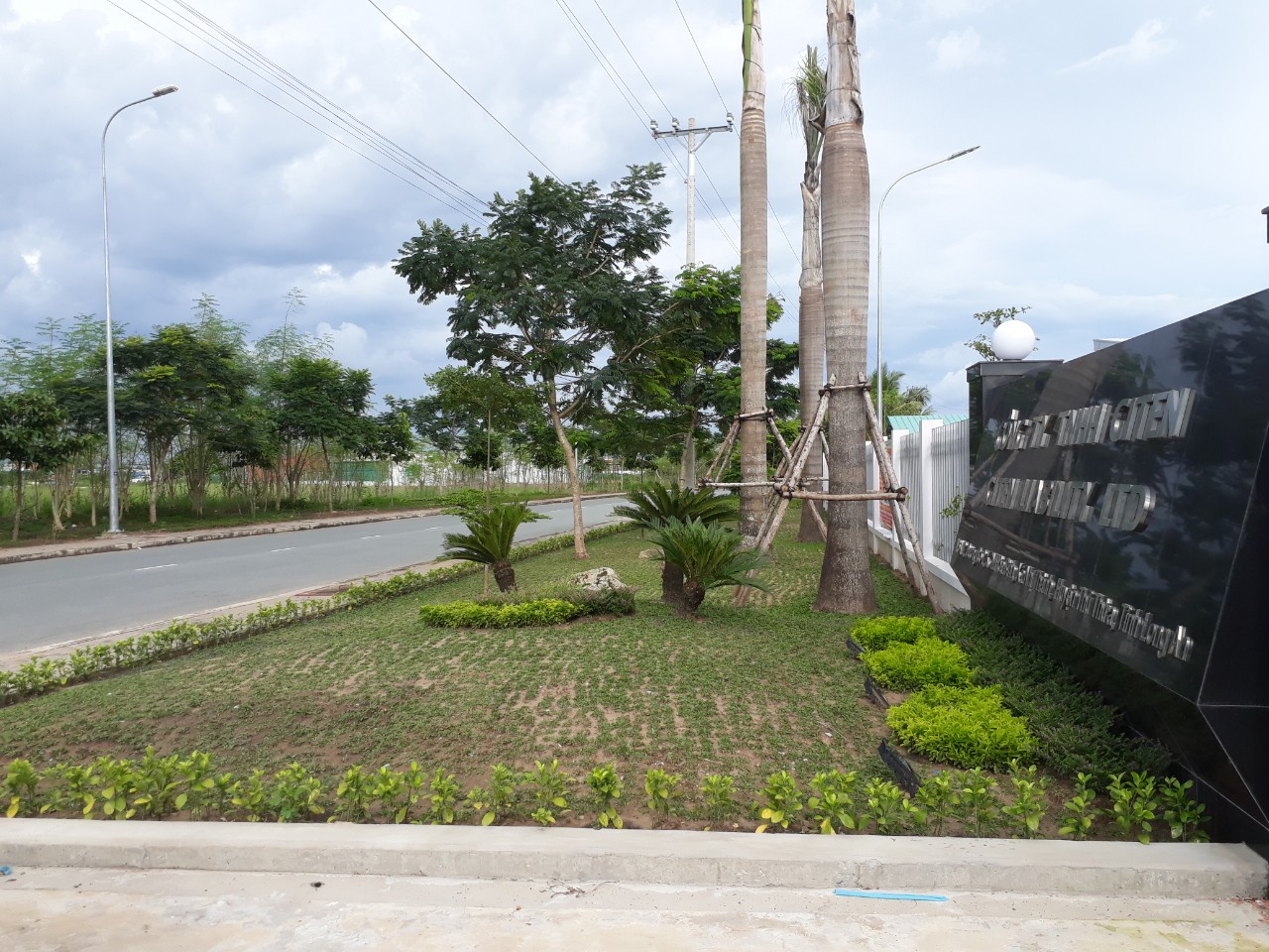 Thi công cảnh quan nhà máy